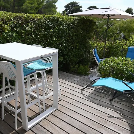 Le Dauphin Climatisation Fibre 4 Personnes Cassis